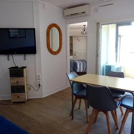 2 Pieces Avec Terrasse Au Bord De L'eau, Parking, Climatisation - Fr-1-782-1