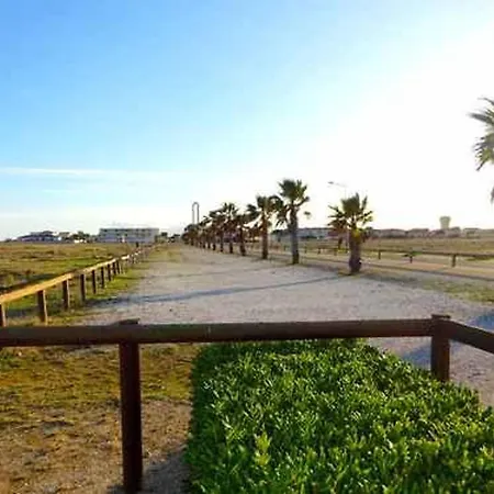 2 Pieces Avec Terrasse Au Bord De L'eau, Parking, Climatisation - Fr-1-782-1 * Le Barcares