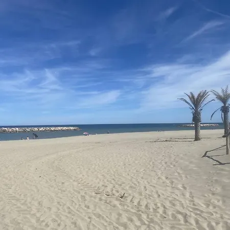 2 Pieces Avec Terrasse Au Bord De L'eau, Parking, Climatisation - Fr-1-782-1