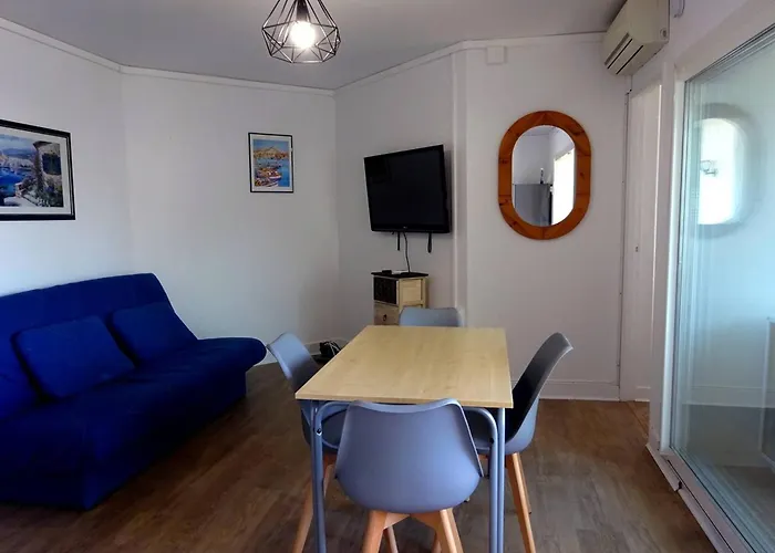 2 Pieces Avec Terrasse Au Bord De L'eau, Parking, Climatisation - Fr-1-782-1